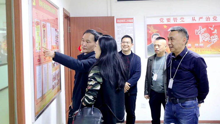 郴州高新區(qū)紀(jì)工委書記、監(jiān)工委主任曾雁走訪炬神電子
